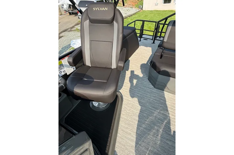 Slide: The Image of Captain's chair on 2026 Sylvan X1 CLZ DH boat, featuring sleek design and comfortable seating. - 20