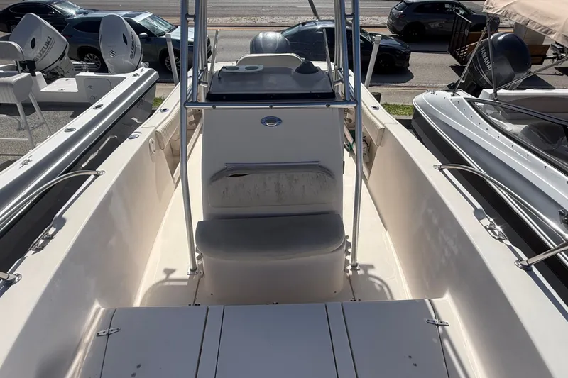 Slide: The Image of 2002 Grady-White Fisherman 222 boat interior with seating and console. - 33
