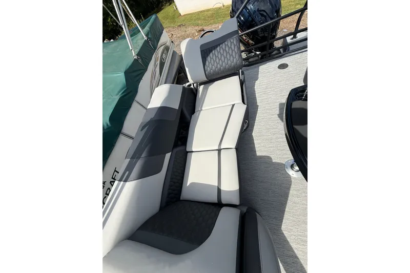 Slide: The Image of 2026 Sylvan L-3 LZ DH boat interior with sleek seating and modern design. - 16