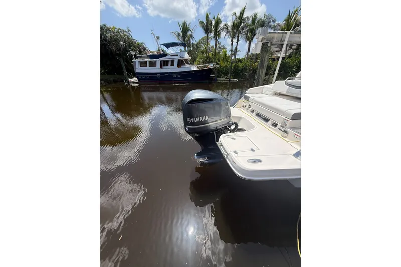 Slide: The Image of Chaparral 257 SSX 2020 boat with Yamaha outboard motor on a sunny day. - 28
