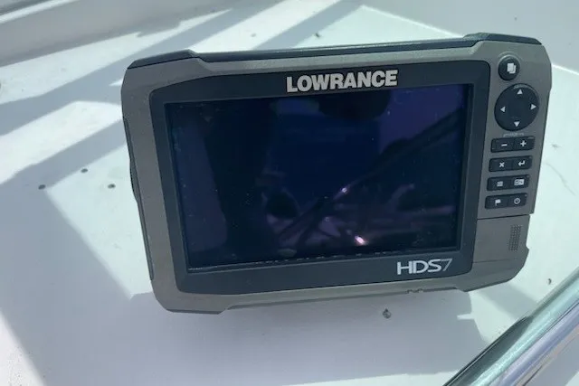 Slide: The Image of Lowrance HDS7 fishfinder on a 1990 Grady-White Tournament 192 boat. - 7