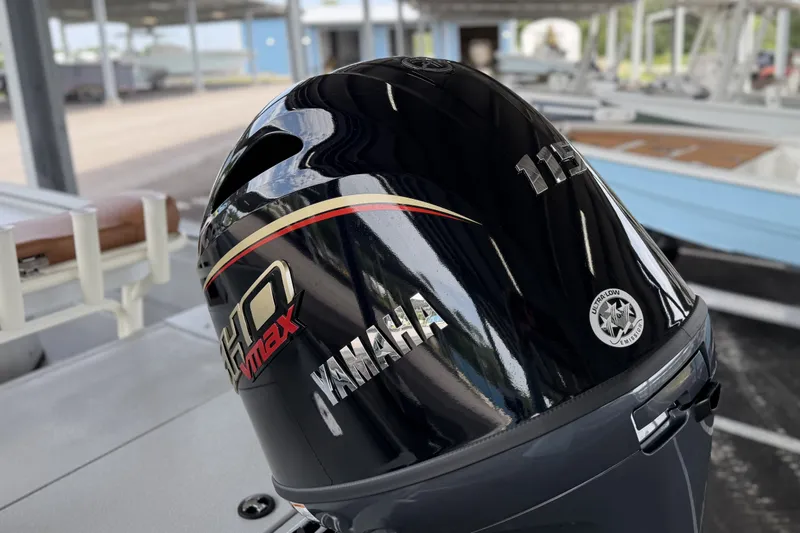 Slide: The Image of Yamaha 115 VMAX outboard motor on Avid 207 Recon boat, 2027 model. - 10