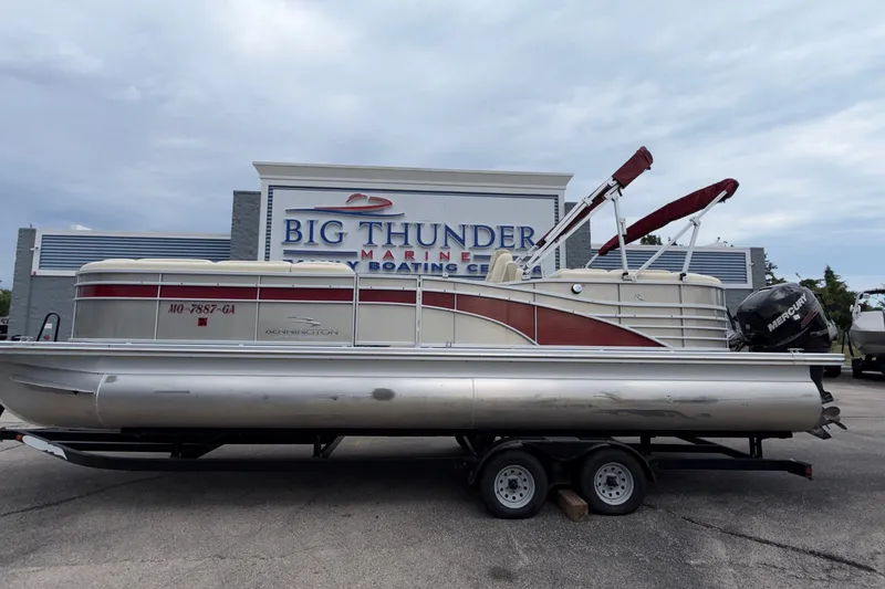 The Image of 2015 Bennington 2550 RSR pontoon boat on trailer at Big Thunder Marine. - 6