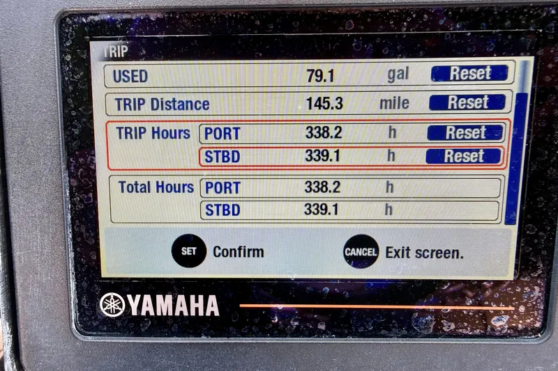 Slide: The Image of Yamaha display showing trip data for 2017 Sea Fox 288 Commander boat. - 25