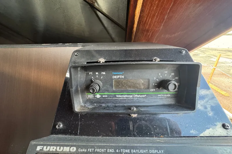 Slide: The Image of Depth gauge on 1989 Ocean Yachts 48 Motor Yacht dashboard. - 84