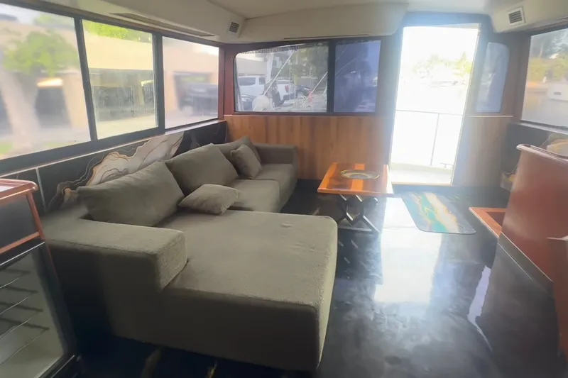 Slide: The Image of Luxurious interior of 1989 Ocean Yachts 48 Motor Yacht with modern furnishings. - 23