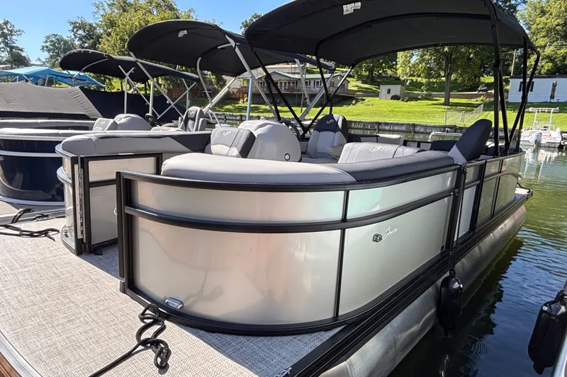 The Image of 2026 Barletta Sanza S22QC pontoon boat docked on a sunny day. - 1