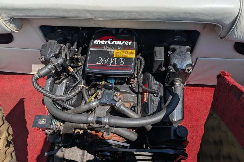 Slide: The Image of 1987 Sea Ray Sorrento 23 boat engine, MerCruiser 260 V8, detailed view. - 6