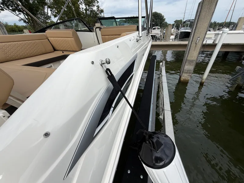 Slide: The Image of Sea Ray SDX 250 2019 - 39