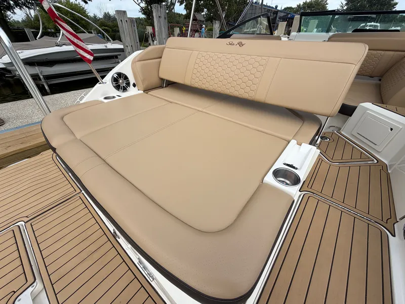 Slide: The Image of Sea Ray SDX 250 2019 - 7