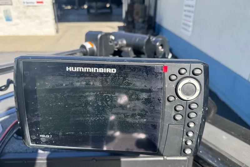 Slide: The Image of Humminbird Helix 7 fish finder on 2025 Tracker Targa V-18 Combo boat. - 21
