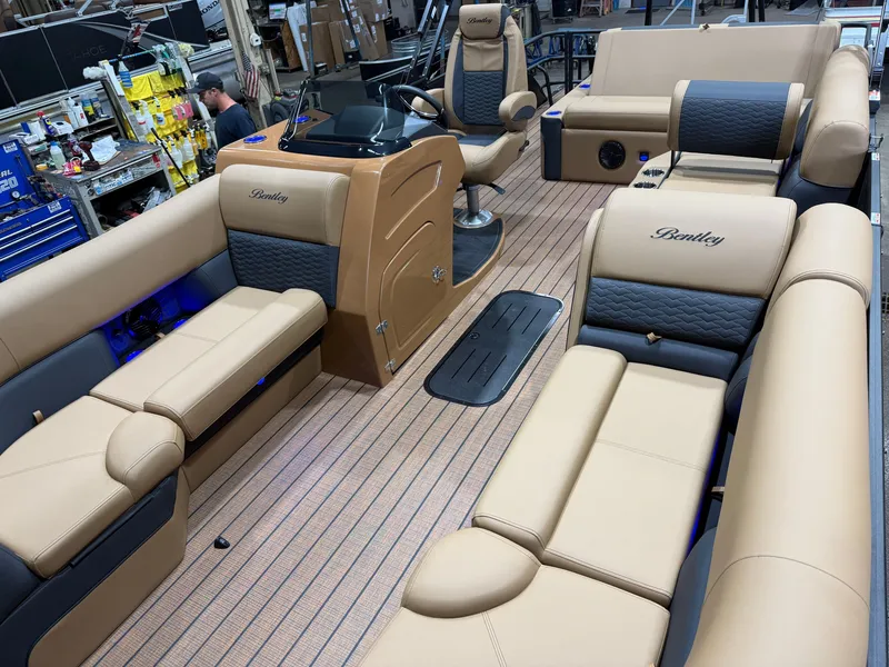 Slide: The Image of Bentley Pontoons Elite 223 Swingback Tritoon 2027 - 39