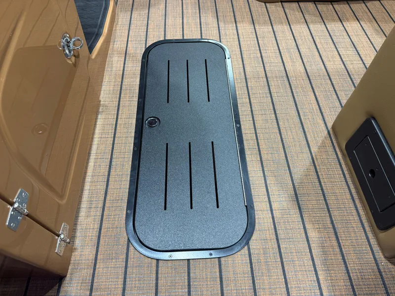 Slide: The Image of Bentley Pontoons Elite 223 Swingback Tritoon 2027 - 35