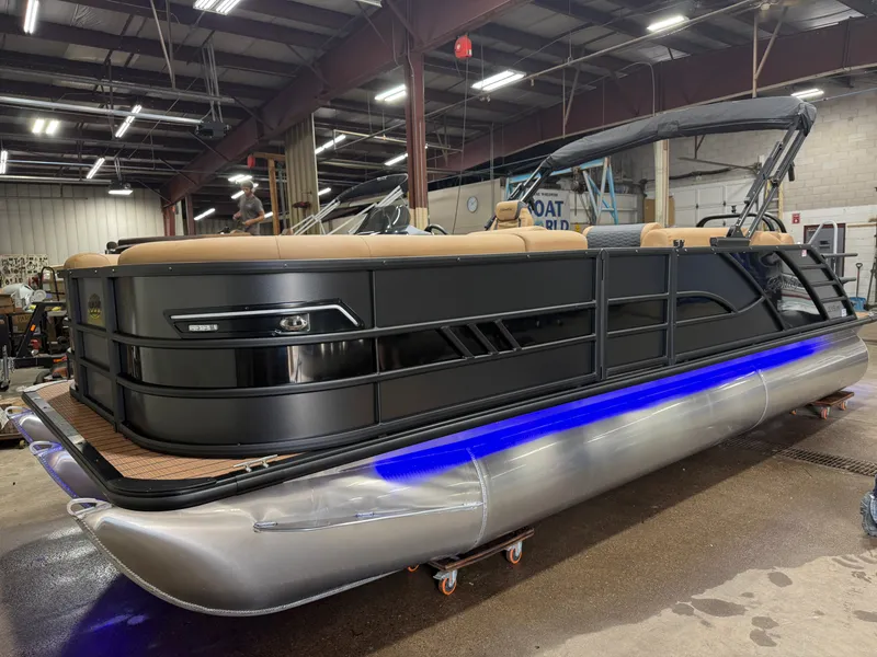 Slide: The Image of Bentley Pontoons Elite 223 Swingback Tritoon 2027 - 58