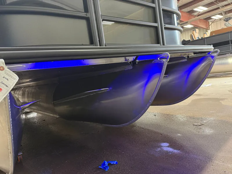 Slide: The Image of Bentley Pontoons Elite 223 Swingback Tritoon 2027 - 57