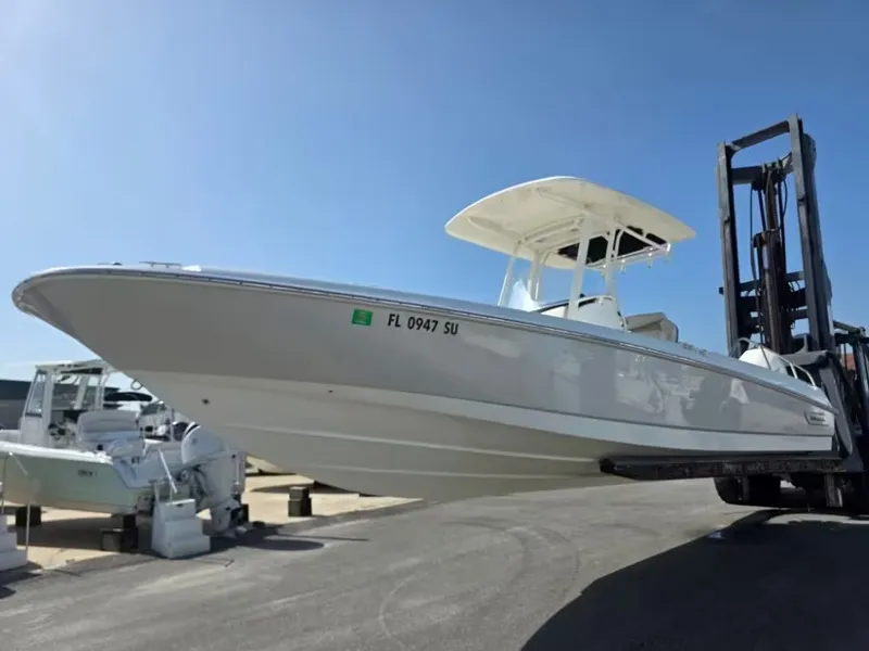 Slide: The Image of Boston Whaler 270 Dauntless 2021 - 3