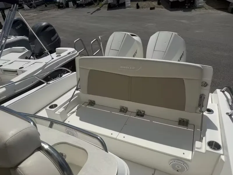 Slide: The Image of Boston Whaler 270 Dauntless 2021 - 7