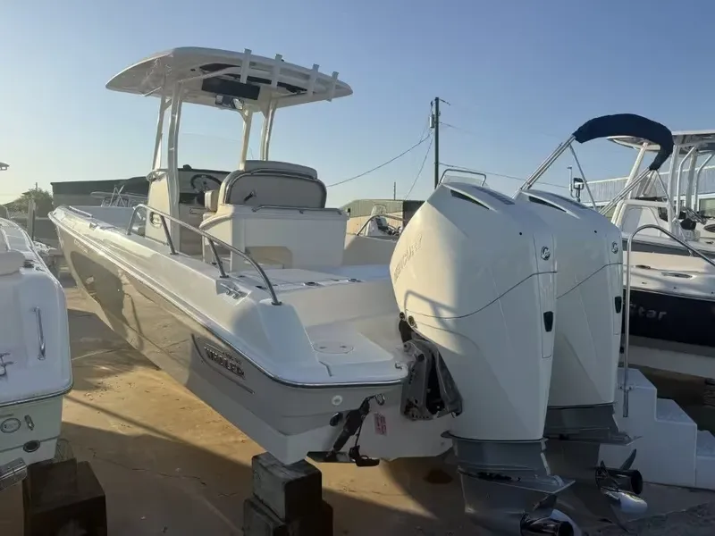 Slide: The Image of Boston Whaler 270 Dauntless 2021 - 5