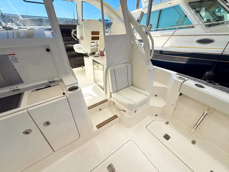 Slide: The Image of Pursuit OS 325 OFFSHORE 2026 - 37