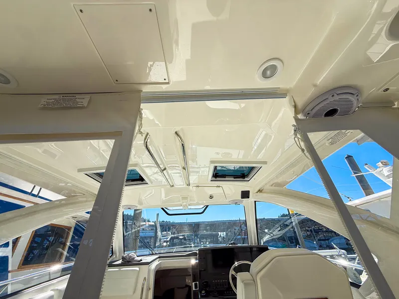 Slide: The Image of Pursuit OS 325 OFFSHORE 2026 - 32