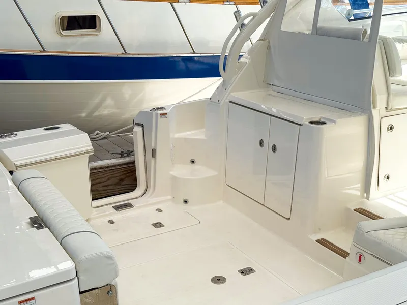 Slide: The Image of Pursuit OS 325 OFFSHORE 2026 - 6