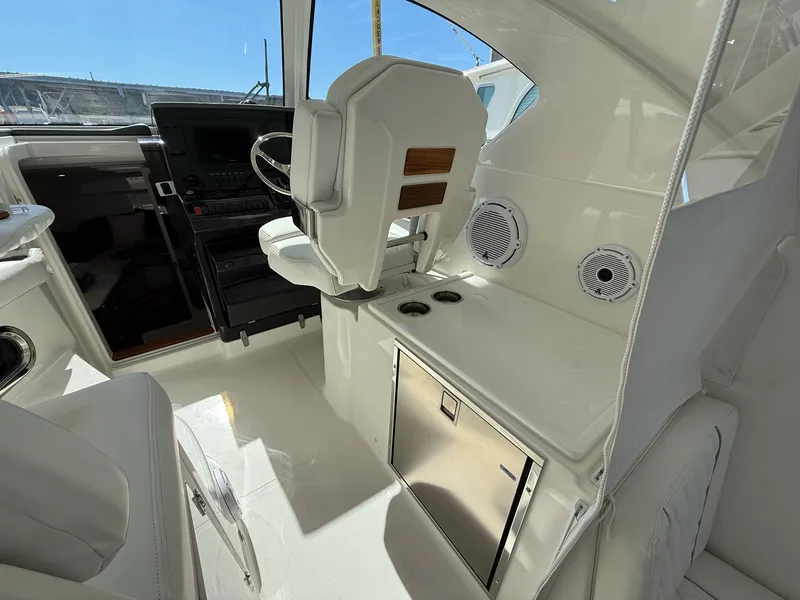 Slide: The Image of Pursuit OS 325 OFFSHORE 2026 - 42