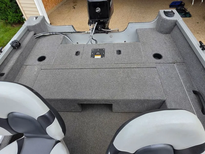 Slide: The Image of Alumacraft Classic 165 2013 - 19