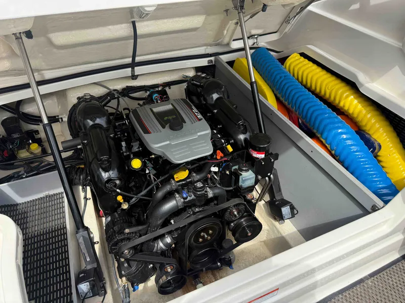 Slide: The Image of Monterey 268SS Super Sport 2014 - 18