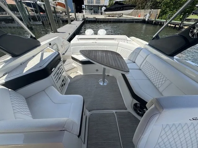 Slide: The Image of Sea Ray SLX 310 Outboard 2021 - 47