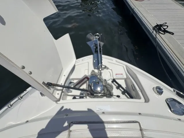 Slide: The Image of Sea Ray SLX 310 Outboard 2021 - 40