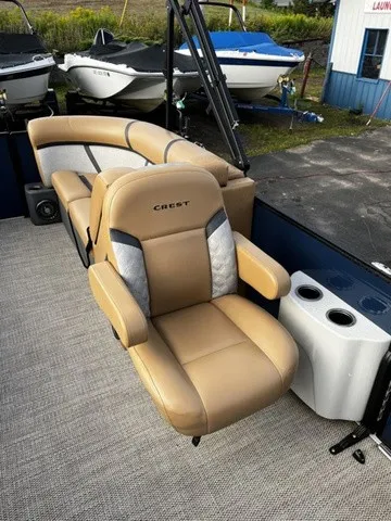 Slide: The Image of Crest Classic 200 SLC Pontoon 2025 - 24
