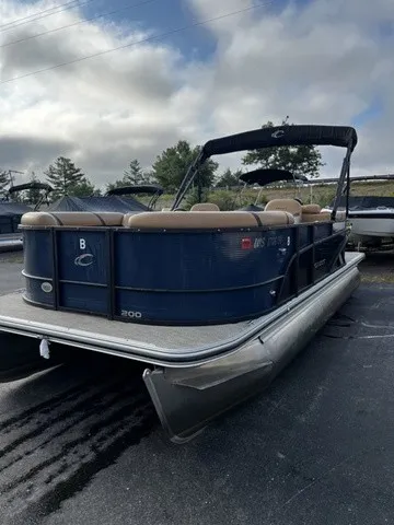 Slide: The Image of Crest Classic 200 SLC Pontoon 2025 - 9