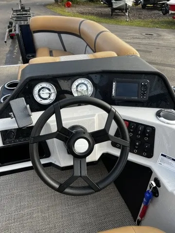 Slide: The Image of Crest Classic 200 SLC Pontoon 2025 - 23