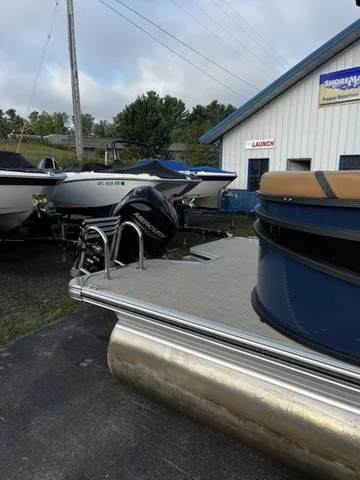 Slide: The Image of Crest Classic 200 SLC Pontoon 2025 - 4