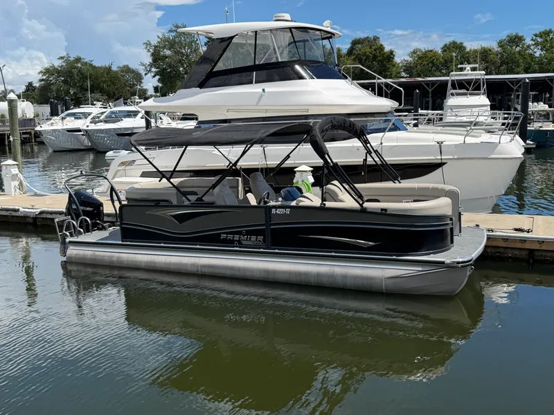The Image of Premier 250 SOLARIS REV DL 2023 - 0