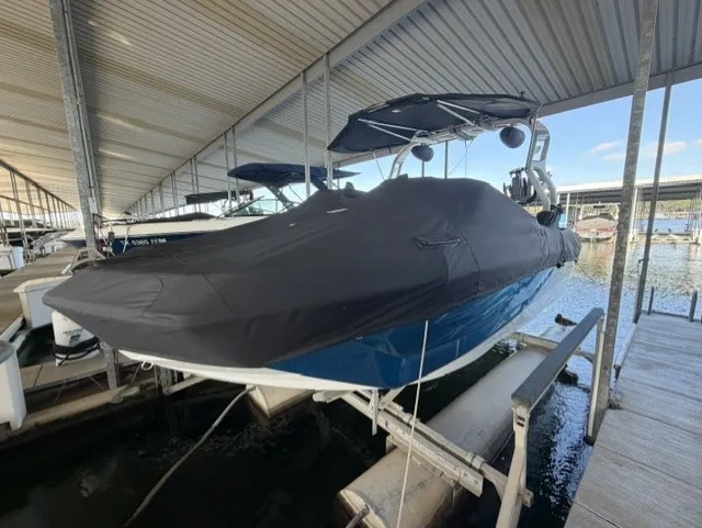 Slide: The Image of Nautique Super Air Nautique G21 2021 - 22