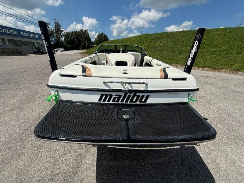 Slide: The Image of Malibu Response LX 2005 - 22