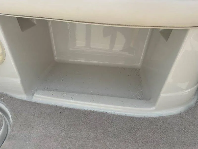 Slide: The Image of Crownline Boats 230 BR 2003 - 21