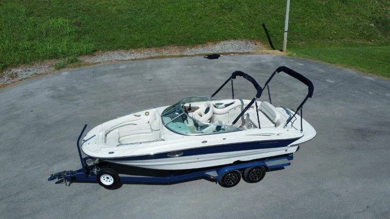 The Image of Crownline Boats 230 BR 2003 - 1