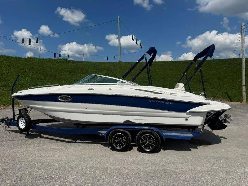 Slide: The Image of Crownline Boats 230 BR 2003 - 17