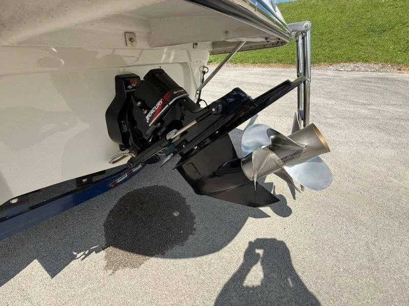 Slide: The Image of Crownline Boats 230 BR 2003 - 20