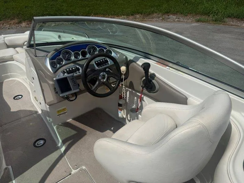 Slide: The Image of Crownline Boats 230 BR 2003 - 28