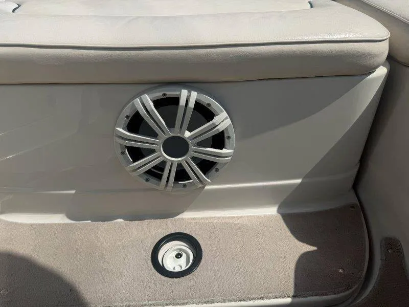 Slide: The Image of Crownline Boats 230 BR 2003 - 30