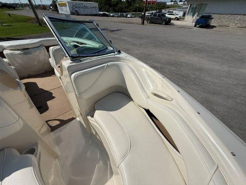 Slide: The Image of Sea Ray 190 BR 1999 - 31