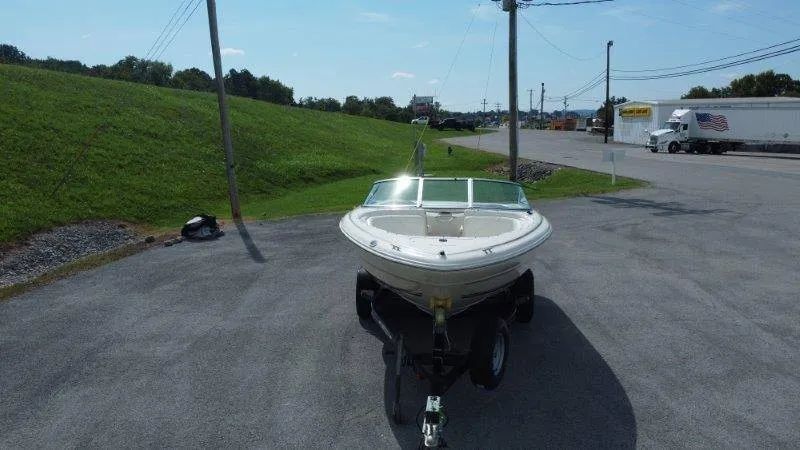 Slide: The Image of Sea Ray 190 BR 1999 - 19