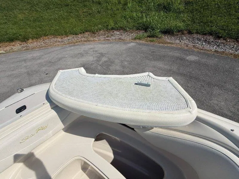 Slide: The Image of Sea Ray 190 BR 1999 - 33