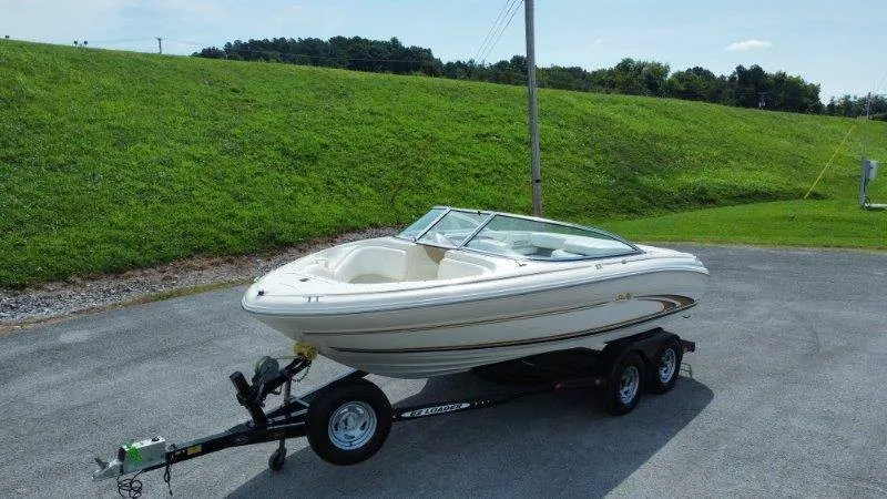 Slide: The Image of Sea Ray 190 BR 1999 - 25