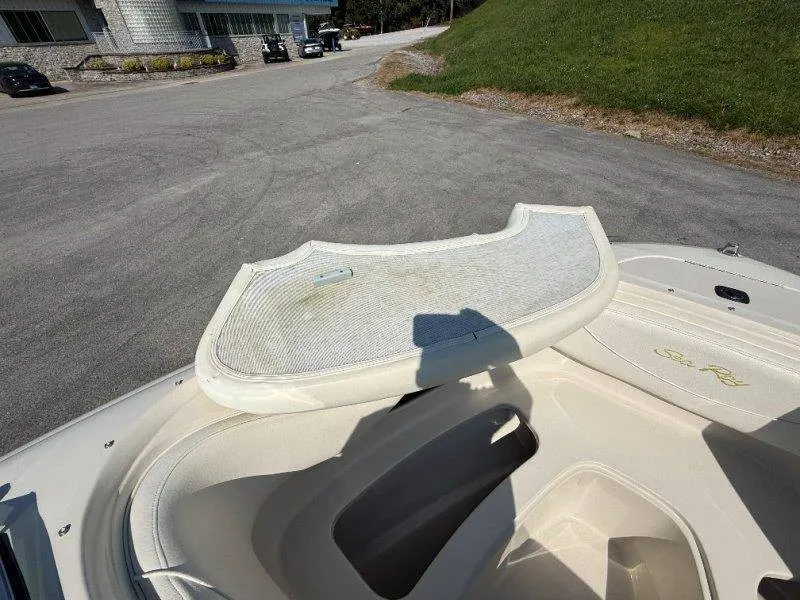 Slide: The Image of Sea Ray 190 BR 1999 - 37