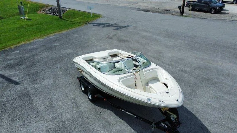 Slide: The Image of Sea Ray 190 BR 1999 - 24
