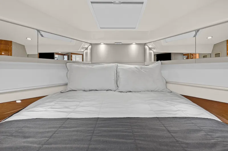 Slide: The Image of Riviera 43 OPEN FLYBRIDGE 2017 - 38